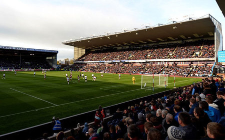 高尔夫球场维护有多烧钱？（维护一座高尔夫球场要花多少钱？）