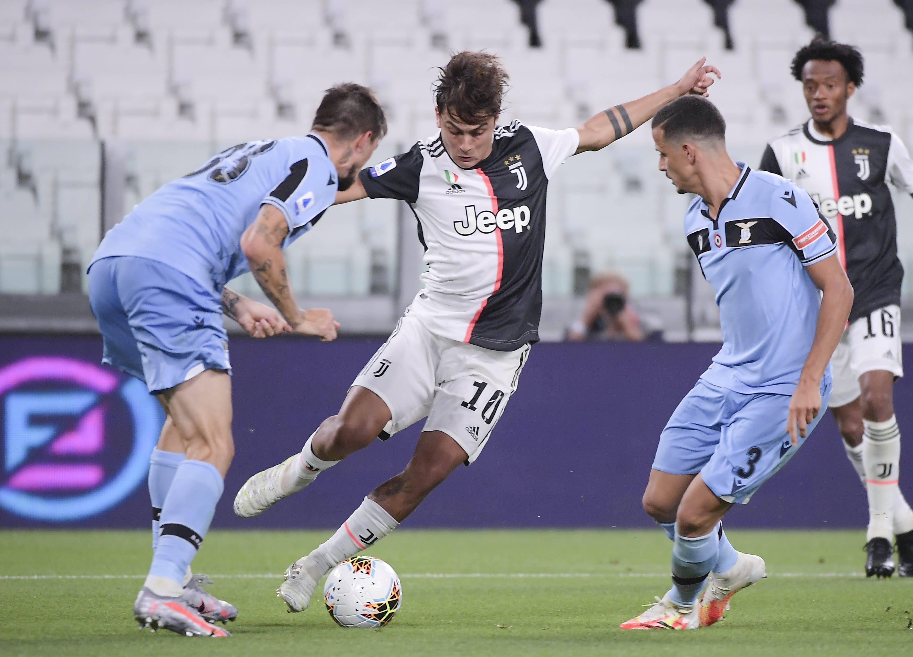 官方：利物浦传奇队明年3月将与多特传奇队踢慈善赛（官宣：利物浦与多特传奇队将于明年3月进行慈善赛）