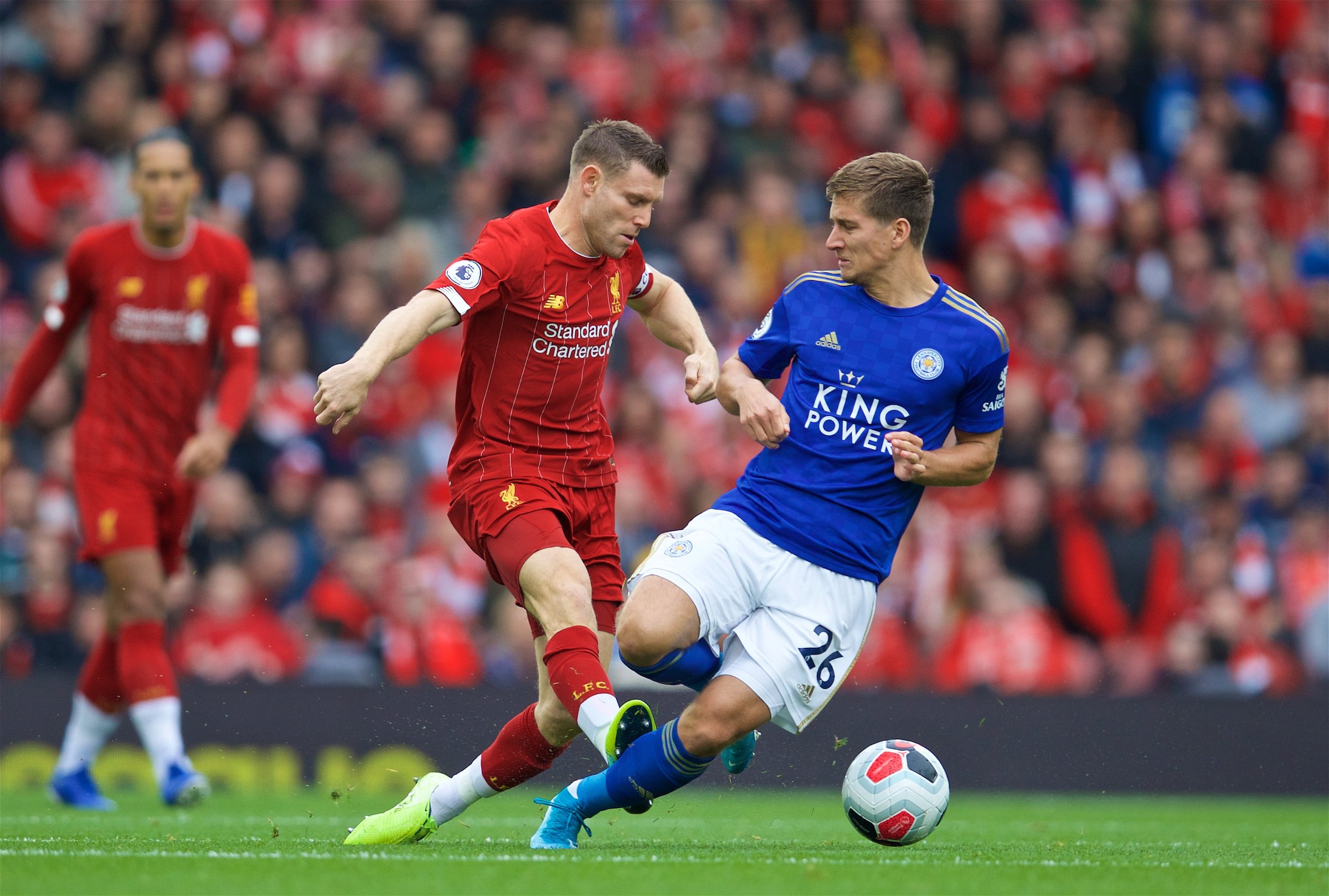 斯基拉：尤文正在研究冬窗签中卫，但补强中场依然是主要目标（斯基拉：尤文冬窗考虑引进中卫，中场补强仍是首要任务）