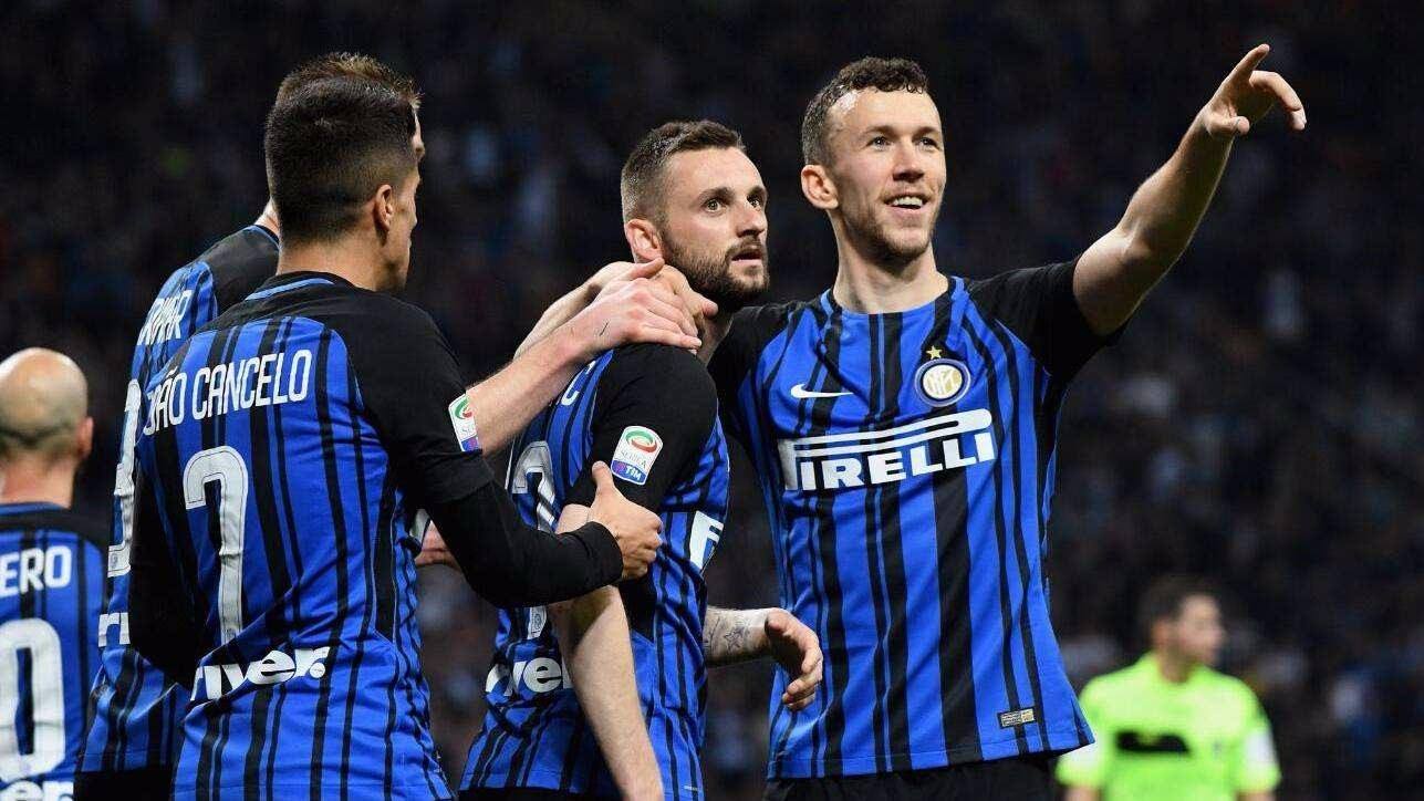 高薪核心拒改踢法！炮轰主帅复制C罗闹剧（高薪核心拒改踢法，怒斥主帅上演C罗式闹剧）